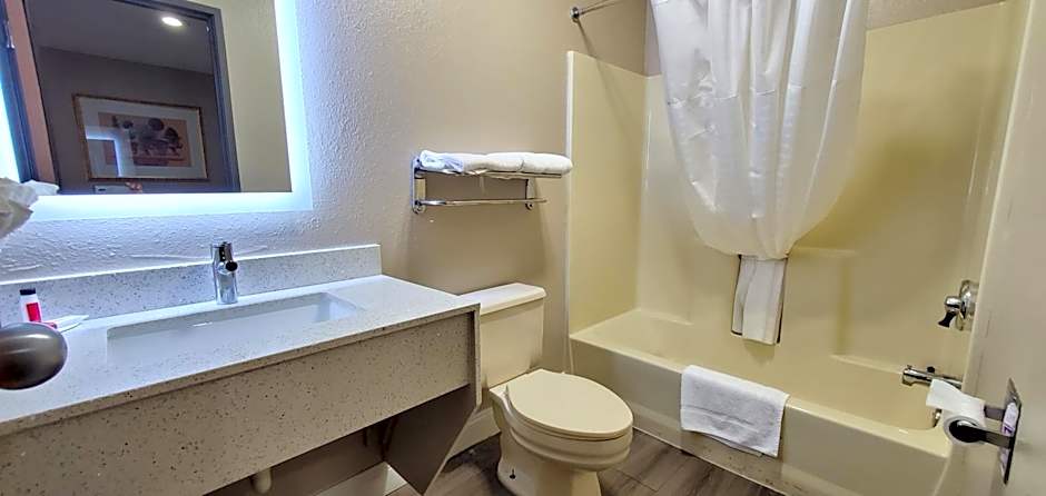 Super 8 by Wyndham Paris