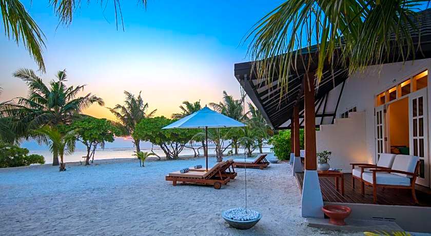 Adaaran Select Meedhupparu – 24 hours Dine Around Premium All inclusive