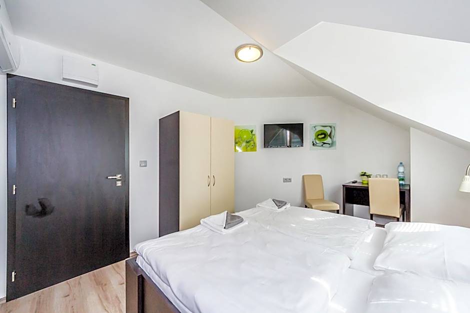 Nová Hospoda - Hotel & Restaurant