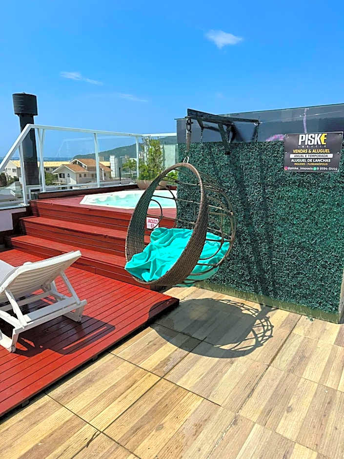 Seu refúgio paradisíaco a apenas 330 metros do mar TUB