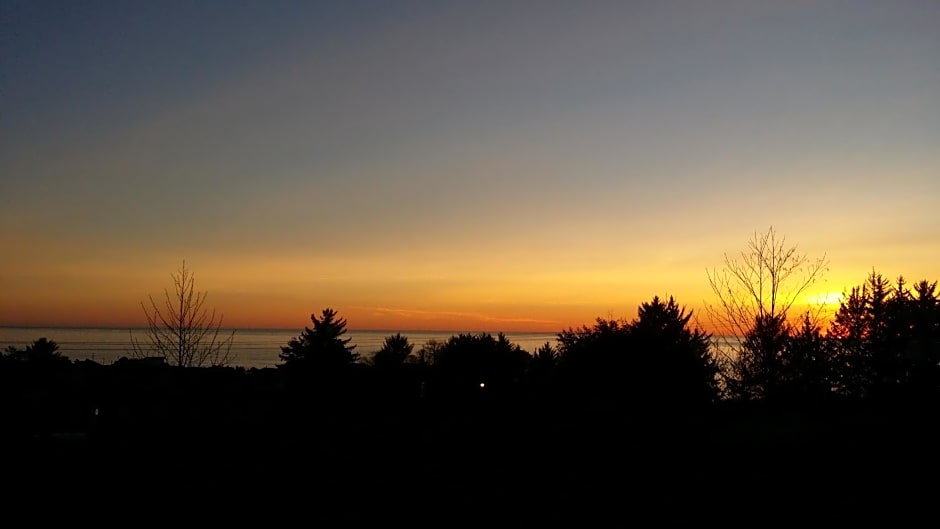 Blue Coast Inn & Suites