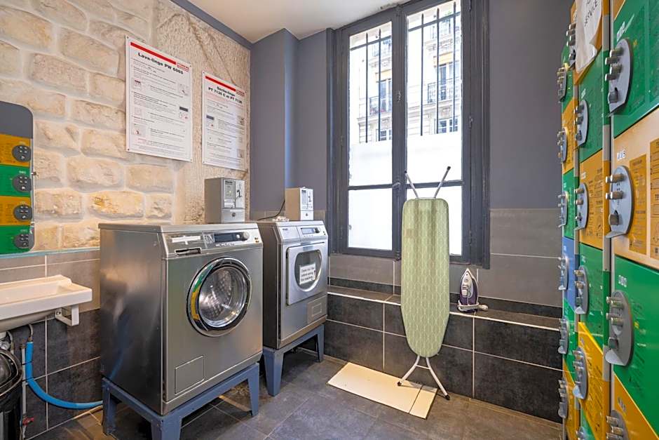 Le Regent Montmartre by Hiphophostels