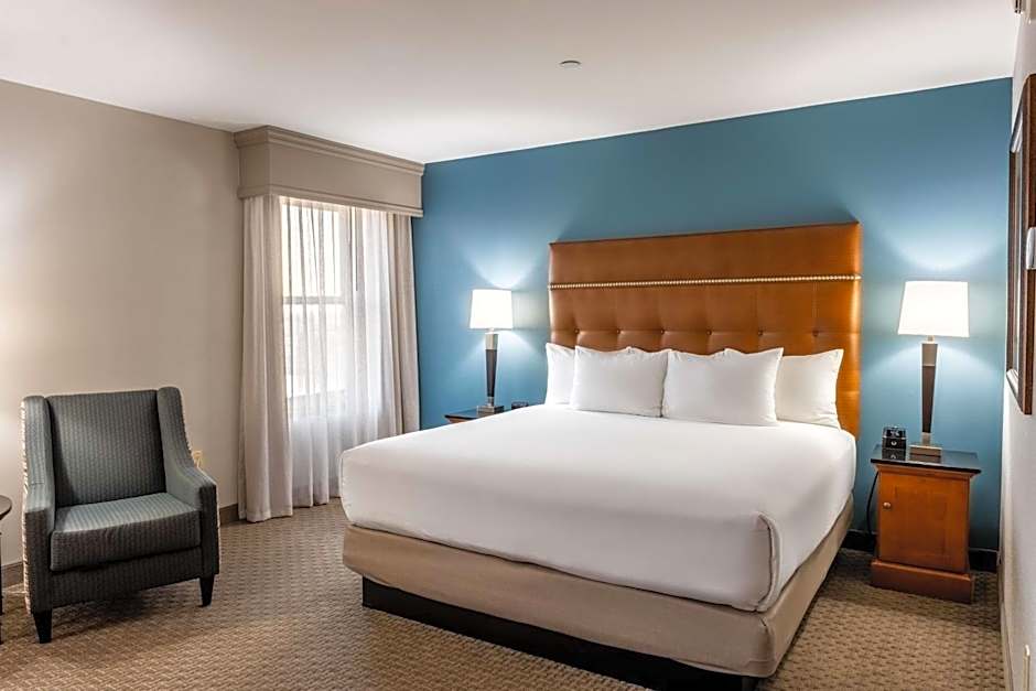 Drury Plaza Hotel Broadview Wichita