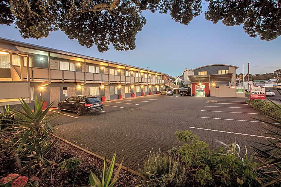 Landmark Manor Motel