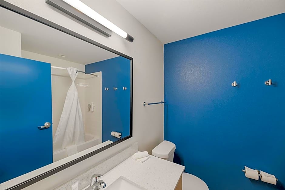 Spark by Hilton Midland South