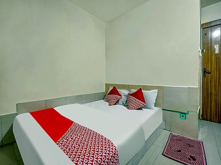 OYO 90158 Hotel Lendosis Perintis Kemerdekaan