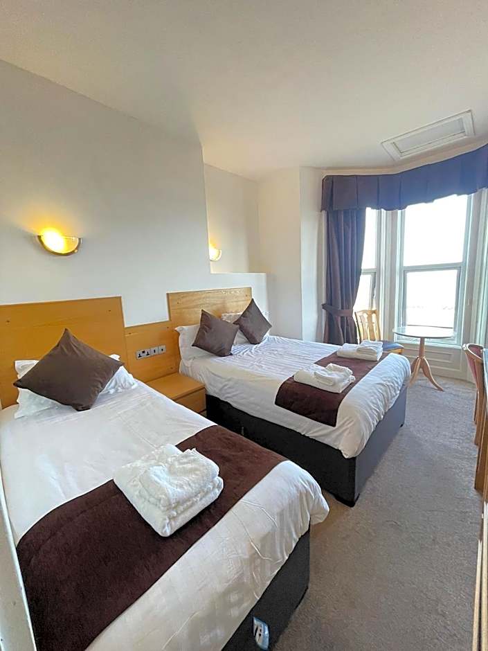 Four Saints Brig Y Don Hotel