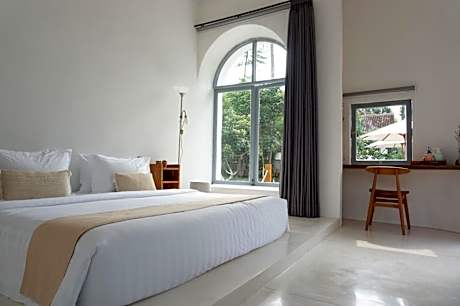 King Room with Pool View