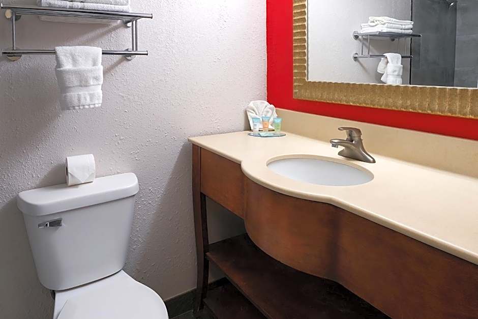 American Inn & Suites