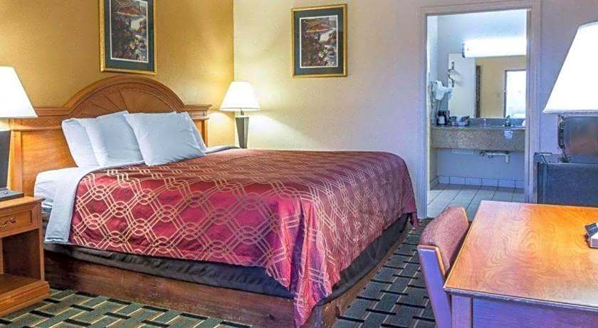 Econo Lodge Dalton West