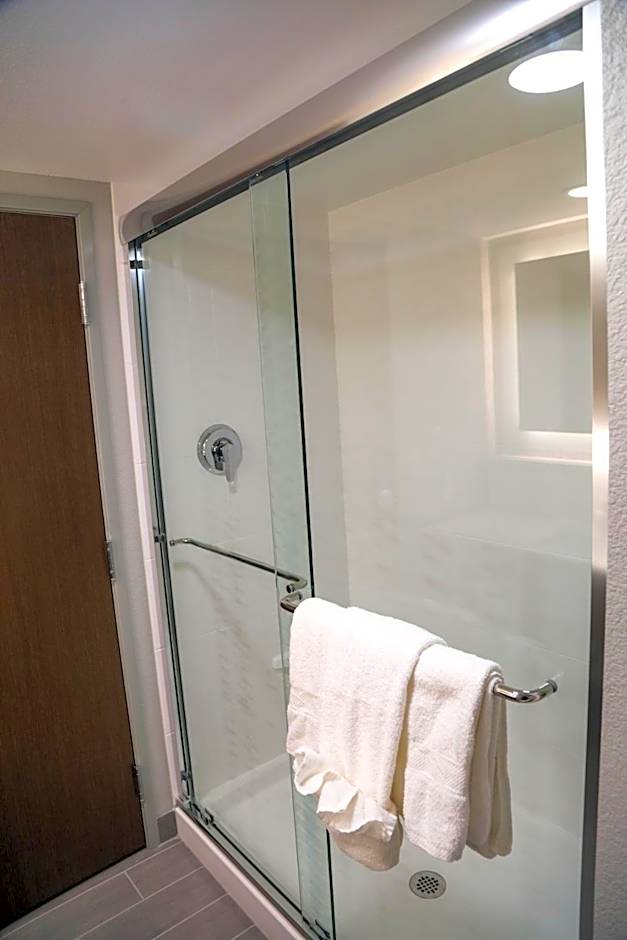 Hampton Inn By Hilton Lead