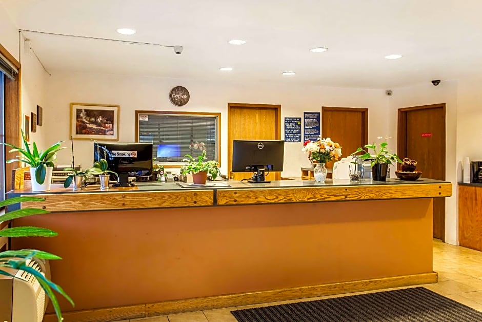 Econo Lodge Everett – Everett, WA