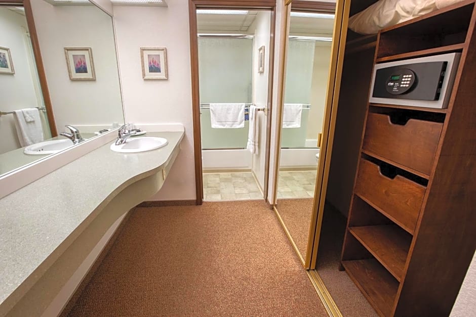 Sophie Station Suites