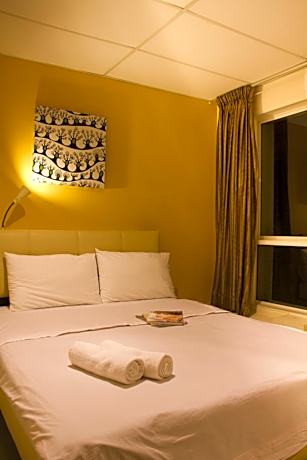 Deluxe Queen Room