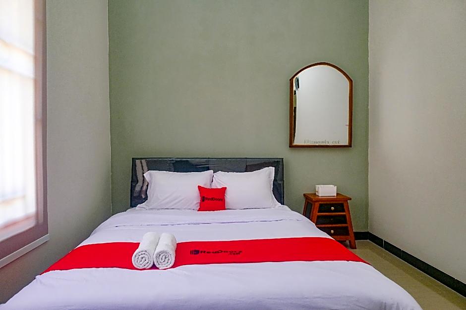 RedDoorz near Majapahit Semarang