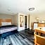 Borden Inn and Suites