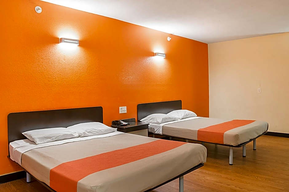 Motel 6-New Orleans, LA - Near Downtown