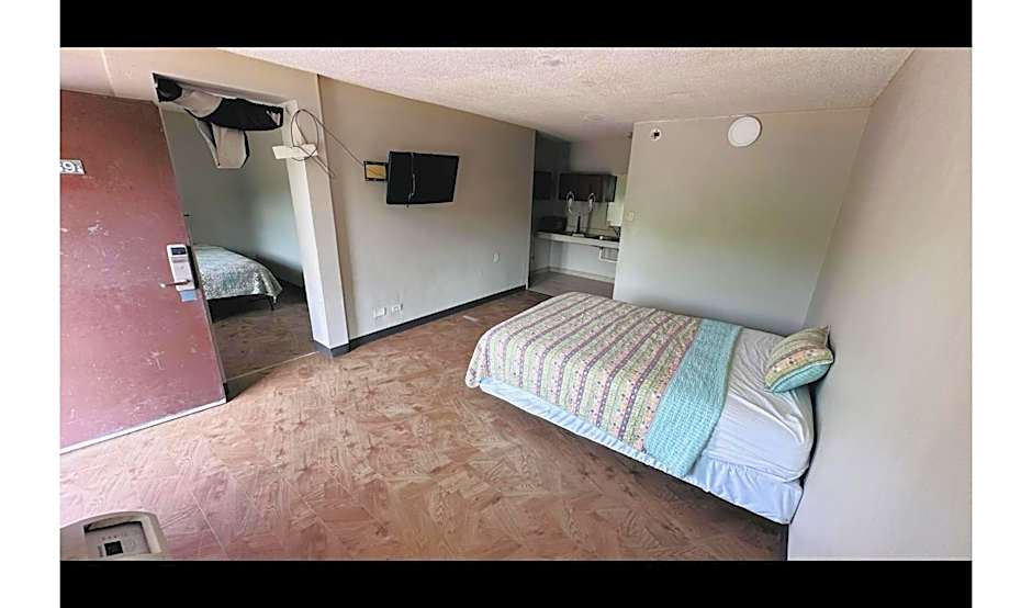 Hallmark Inn By OYO Fort Wayne