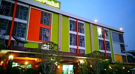 Lert Sri Hotel