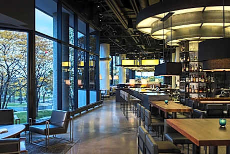 Renaissance by Marriott Toledo Downtown Hotel