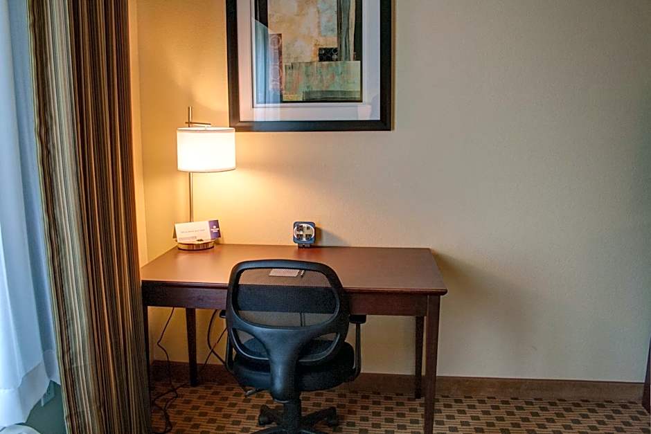 Cobblestone Hotel and Suites - Jefferson