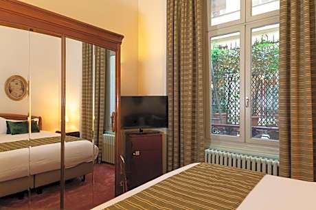 Chambre double rez-de-chaussee