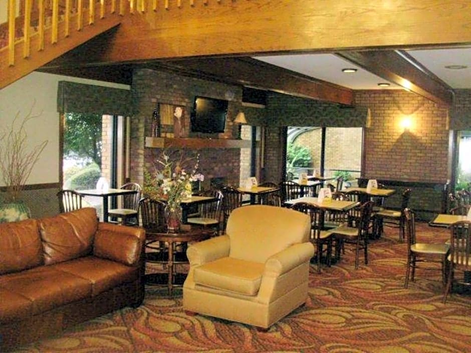 Quality Inn & Suites Searcy I-67