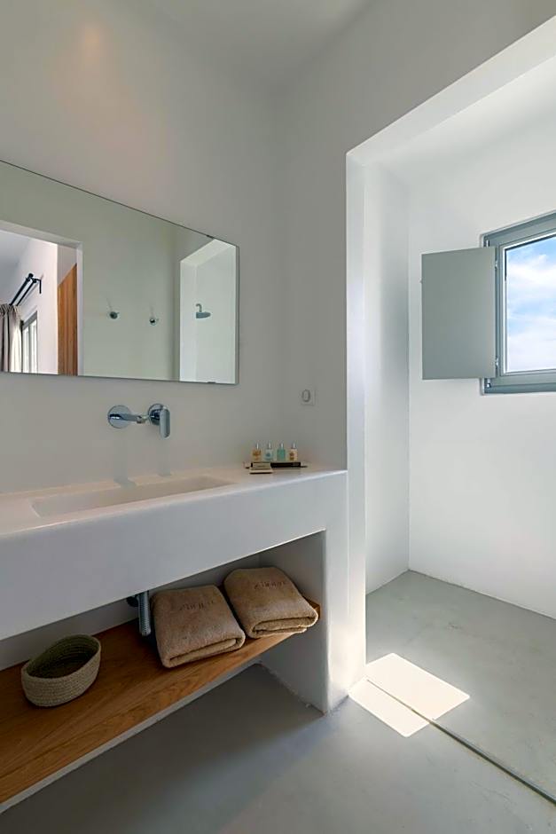 Trinity Mykonos - Beachfront Villa