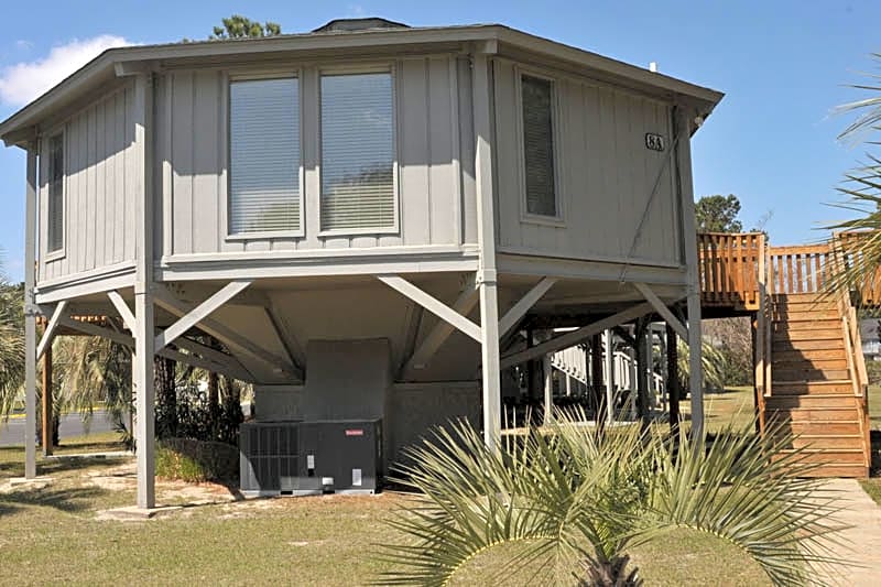 Country Club Villas