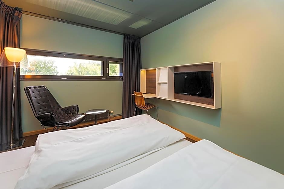 Comfort Hotel Runway