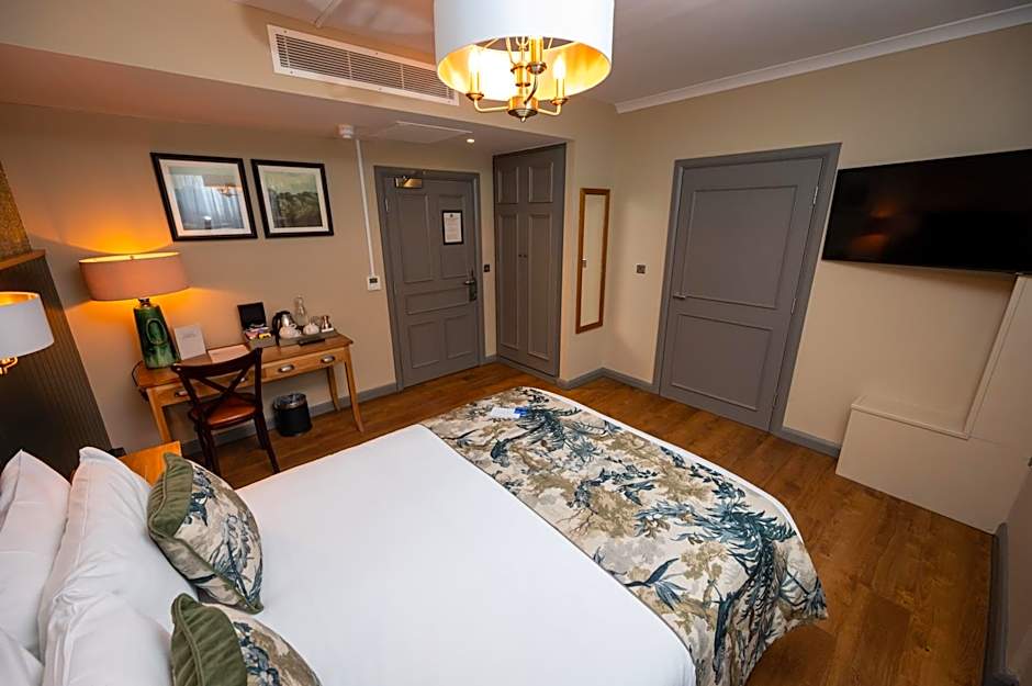 Riverside Hotel by Chef & Brewer Collection