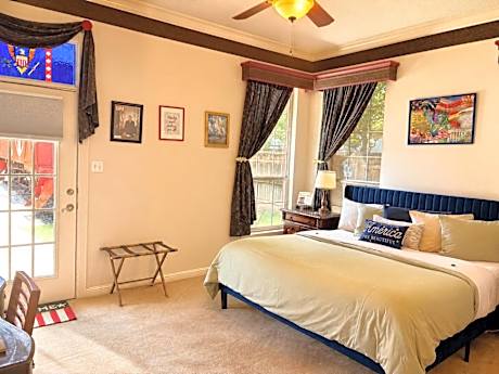 Deluxe King Room