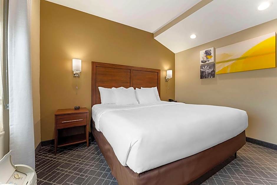 Comfort Suites Monaca