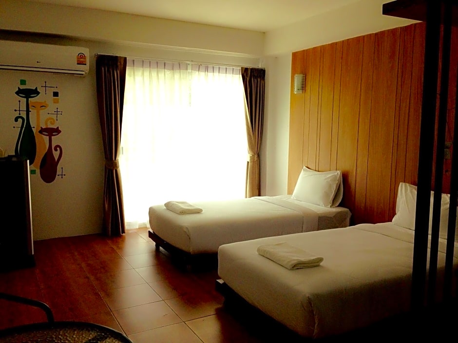 The Pride Hotel At Laemsing