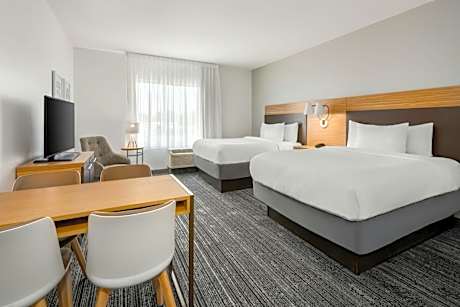 Studio with 2 Queen Beds