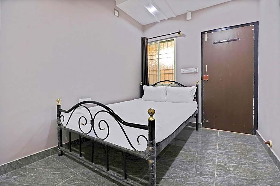 S R Comforts by OYO Rooms – Bangalore, MN