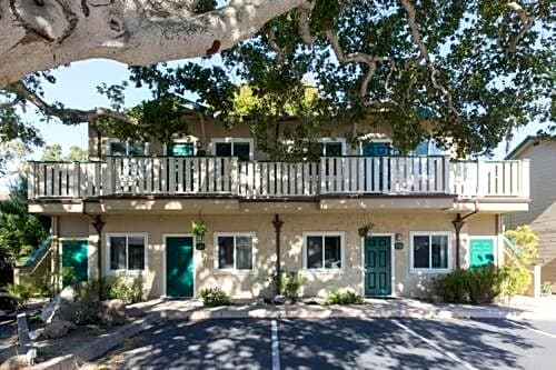 Sea Breeze Inn - Pacific Grove