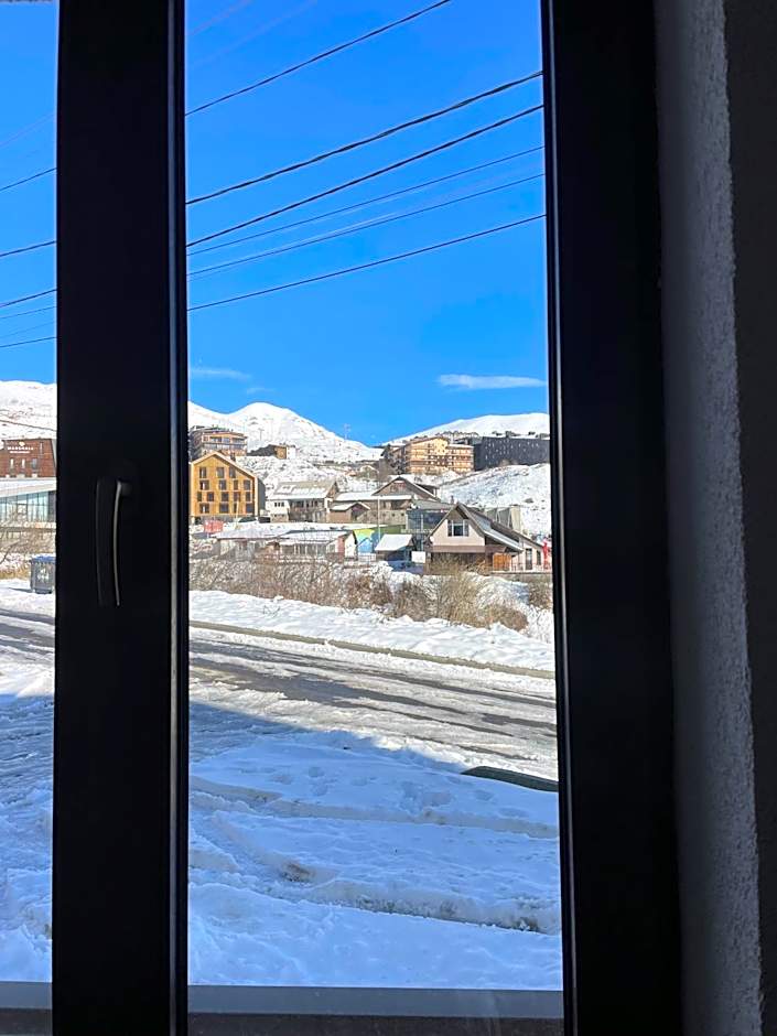 Ereto Hotel by SnowTime