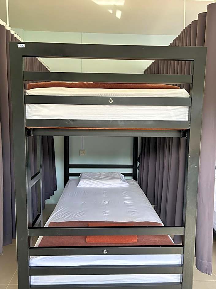 Khaosok Secret Hostel