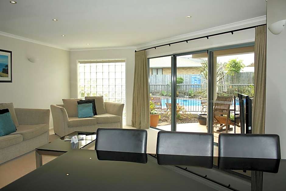 The Reef Beachfront Apartments