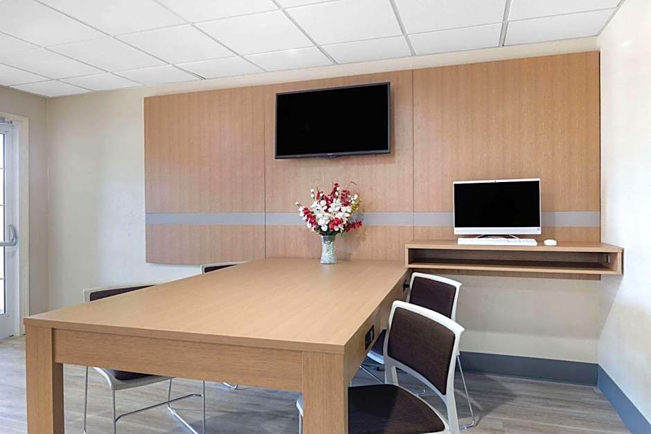 Microtel Inn & Suites By Wyndham Florence