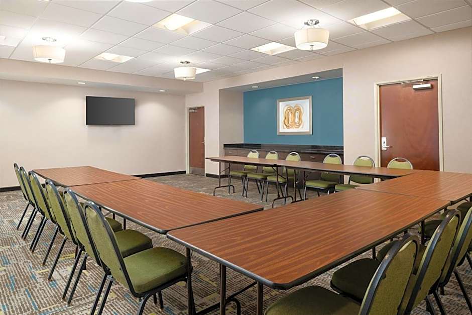 Hampton Inn Fairmont