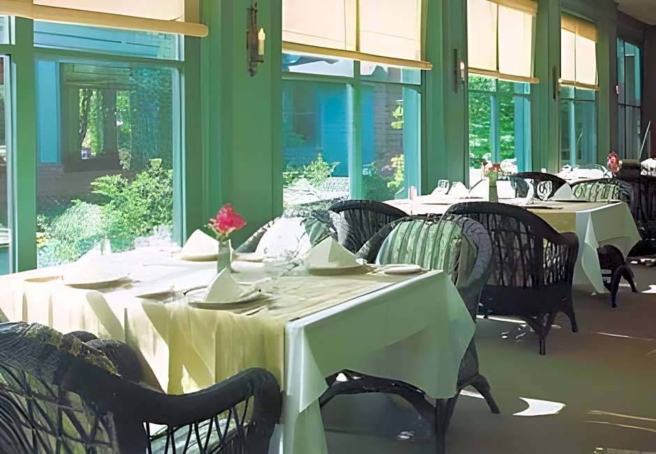 Roycroft Inn