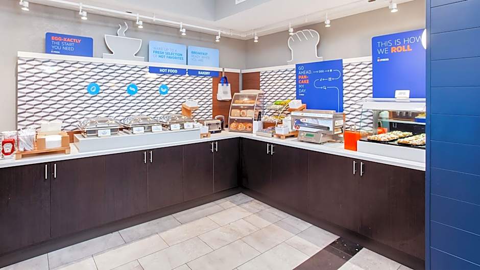 Holiday Inn Express Orange Beach - On The Beach By IHG