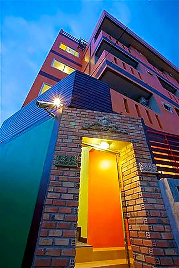 Baan Kamala Backpacker