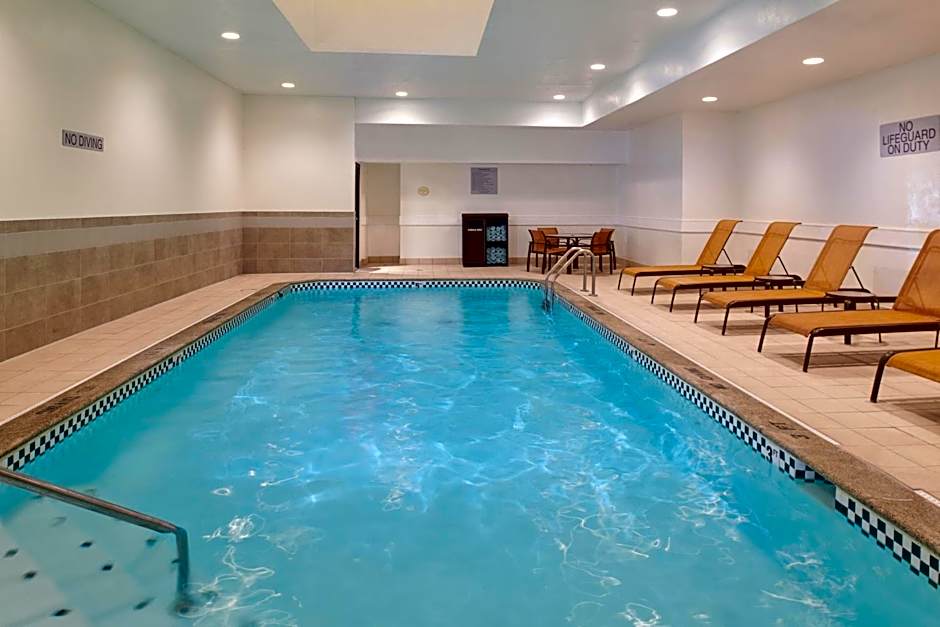 Courtyard By Marriott Detroit Livonia