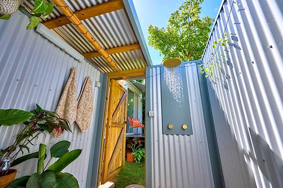 On The Wallaby Eco Lodge