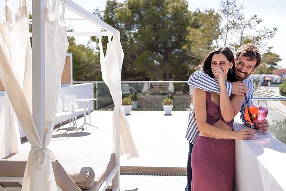 Petit Sagitario ( Only Adults )