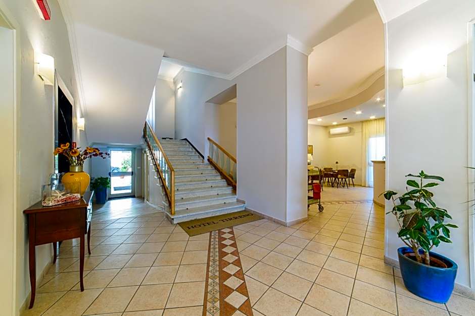 Hotel Tirreno