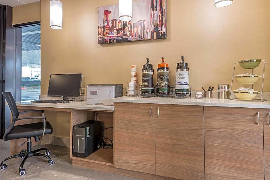 Quality Inn & Suites Windsor